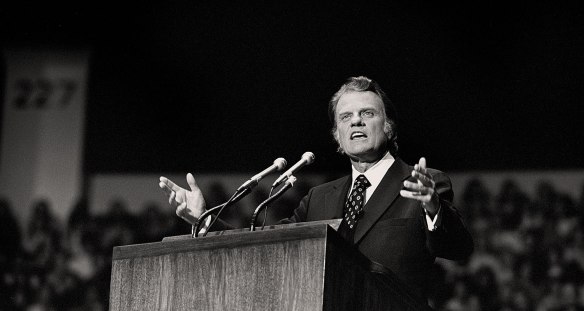 Billy-Graham-Speaking
